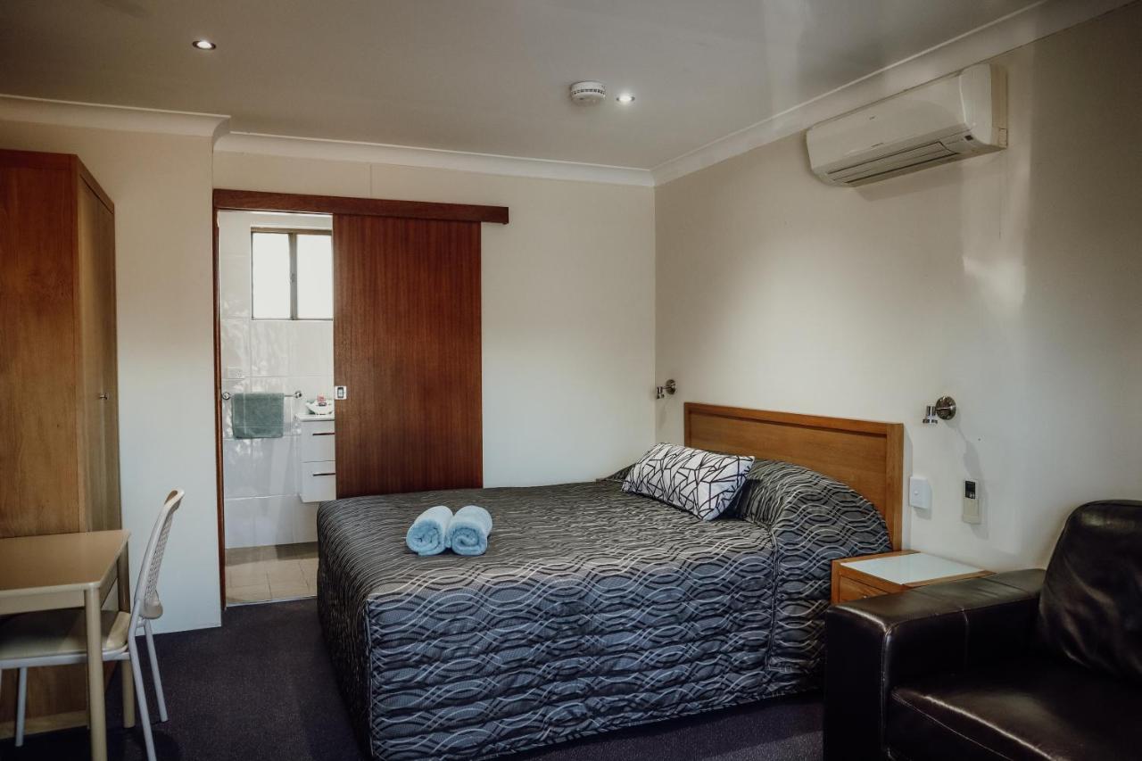 Denman Motor Inn Экстерьер фото